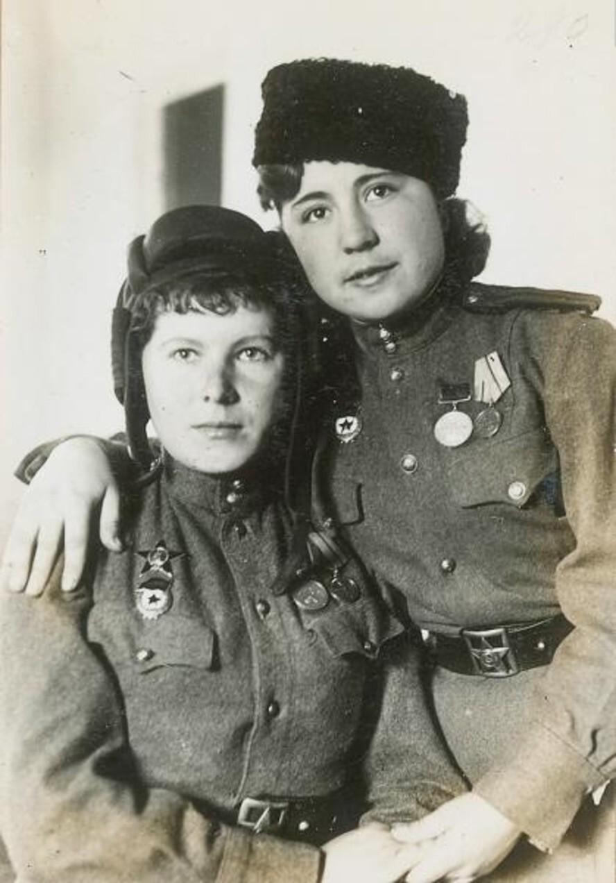 Портрет женщин. 1943–1945 годы. Автор: Арон Замский.
