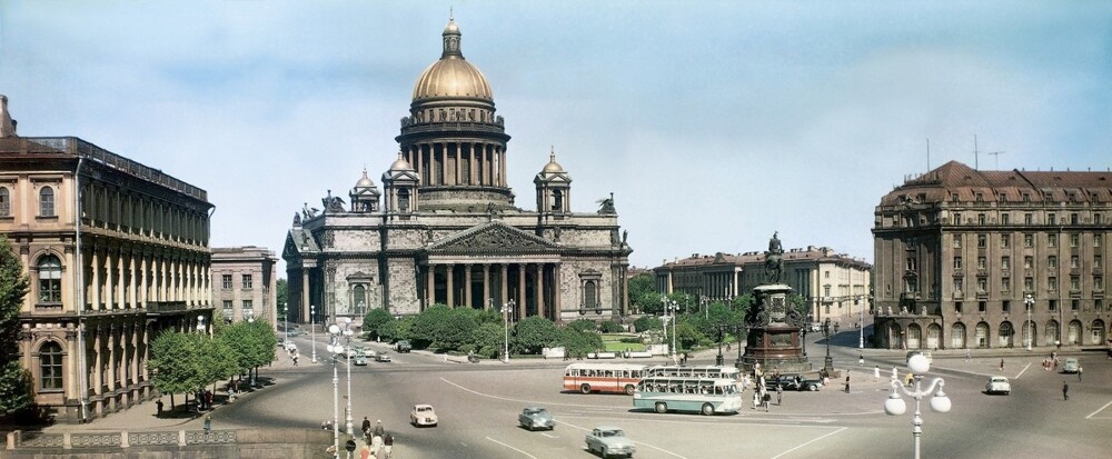 Вечная классика - вид на Исаакиевскую площадь образца 1963 года