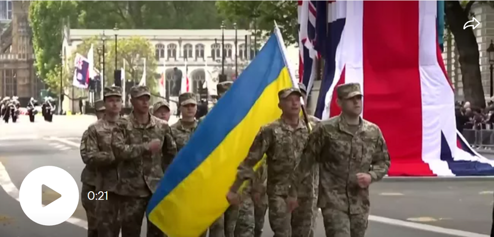 Украинские военные прошли по навозу на парад в Лондоне