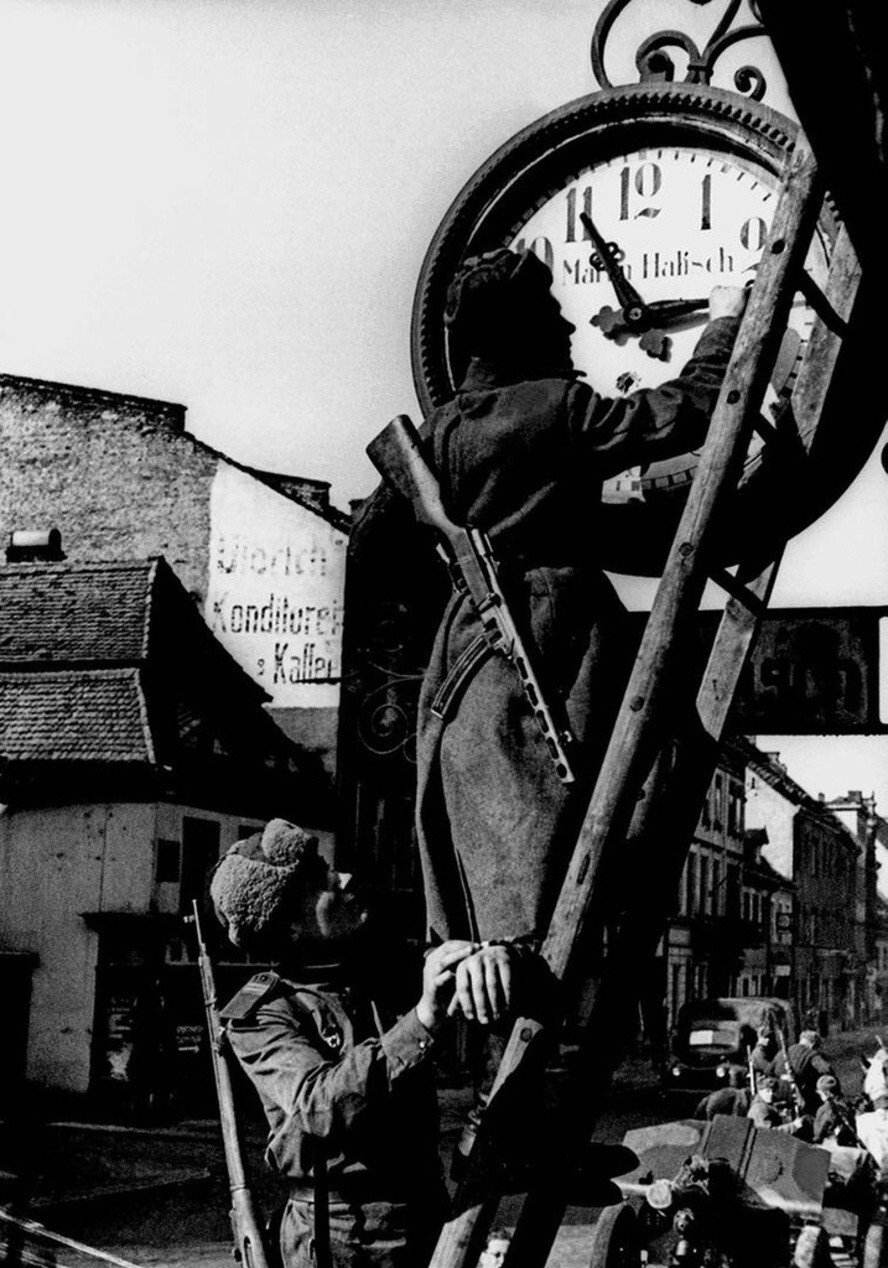 Германия. Апрель 1945 года. Автор: Дмитрий Бальтерманц.