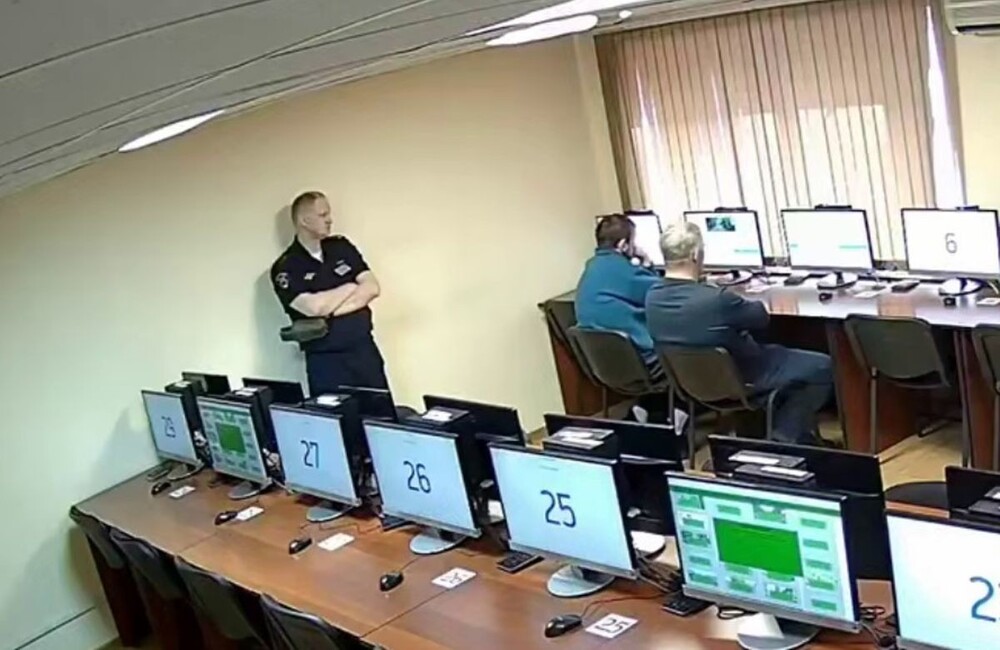 В Новокузнецке мужчина пришел на экзамен в ГИБДД со «шпионским» оборудованием