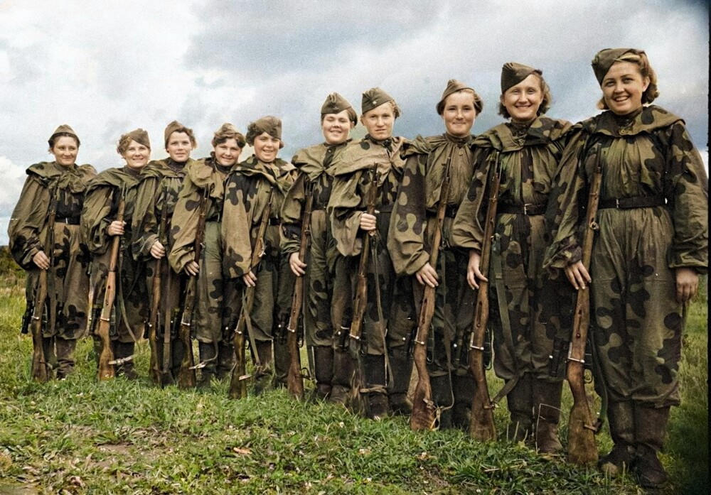Фронт и тыл Великой Отечественной Войны на снимках. 20 раскрашенных фотографий. Часть V