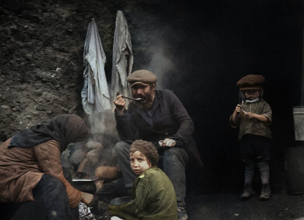 Фронт и тыл Великой Отечественной Войны на снимках. 20 раскрашенных фотографий. Часть V