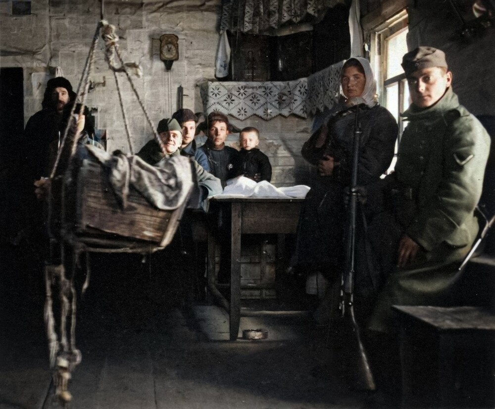 Фронт и тыл Великой Отечественной Войны на снимках. 20 раскрашенных фотографий. Часть V