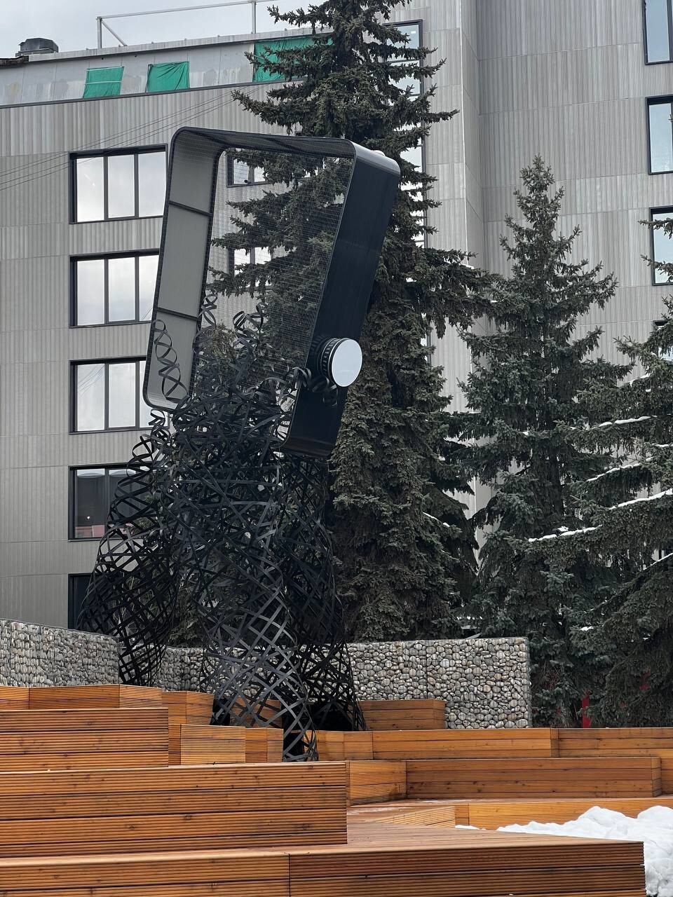 Побывал на киноскладе в Москве. Что тут хранится?