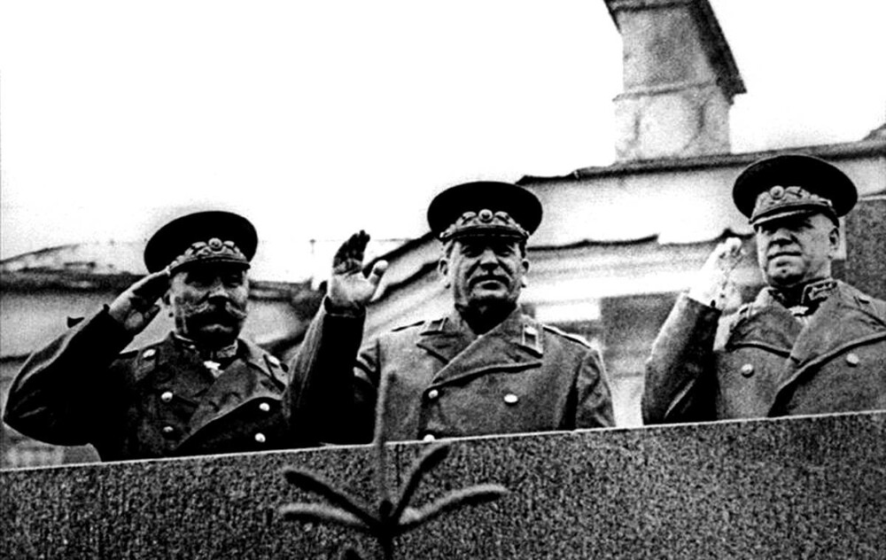 Вражеская брехня о 9 мая, параде и Дне Победы