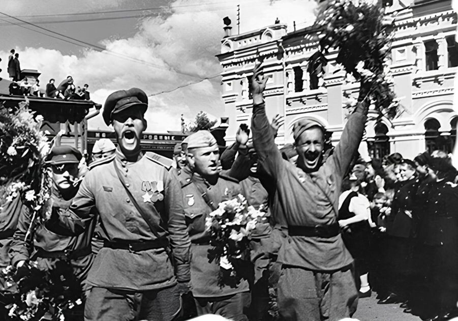 Уже 80 лет со слезами на глазах