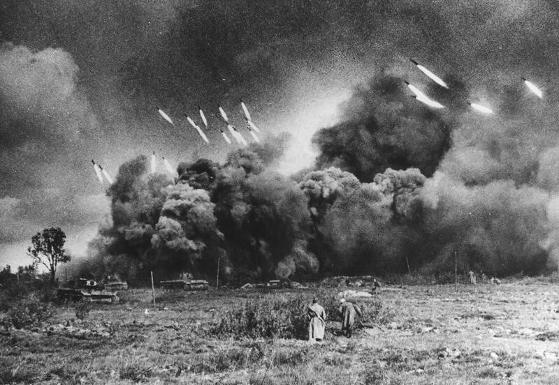 «Катюши» под Выборгом. Ленинградский фронт. 1944 год. Автор: Всеволод Тарасевич. Ленинградская область.