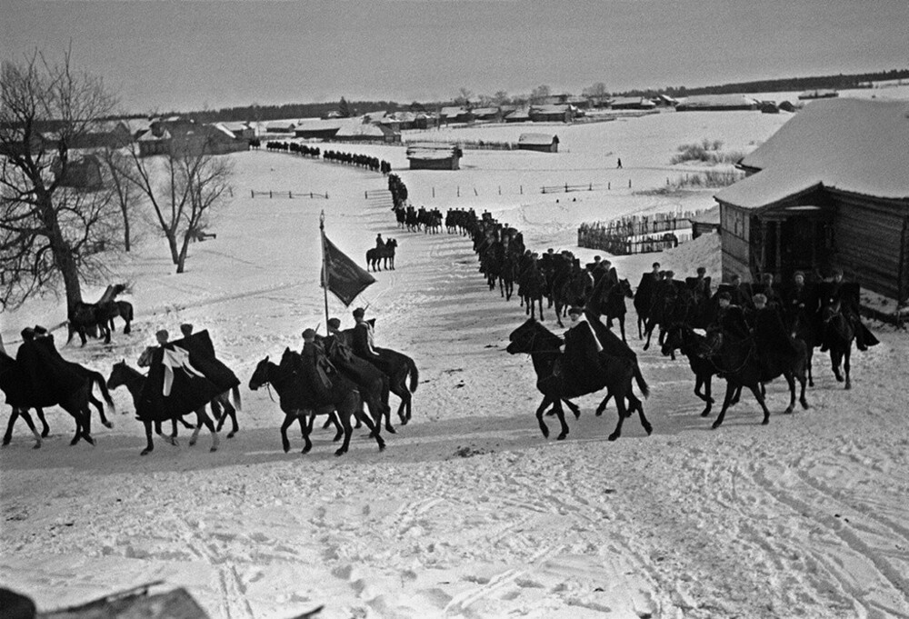 Казаки под Москвой. Выдвижение на передовые позиции. 1941–1942 годы. Автор: Аркадий Шайхет.