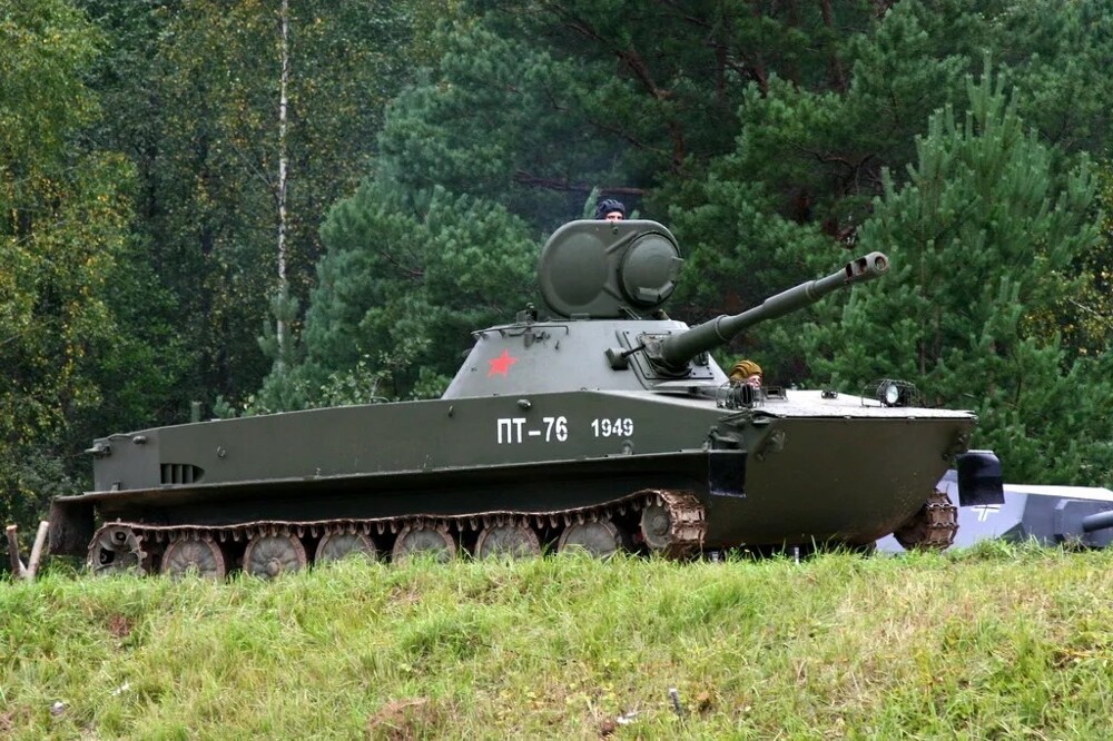Плавающий танк ПТ-76