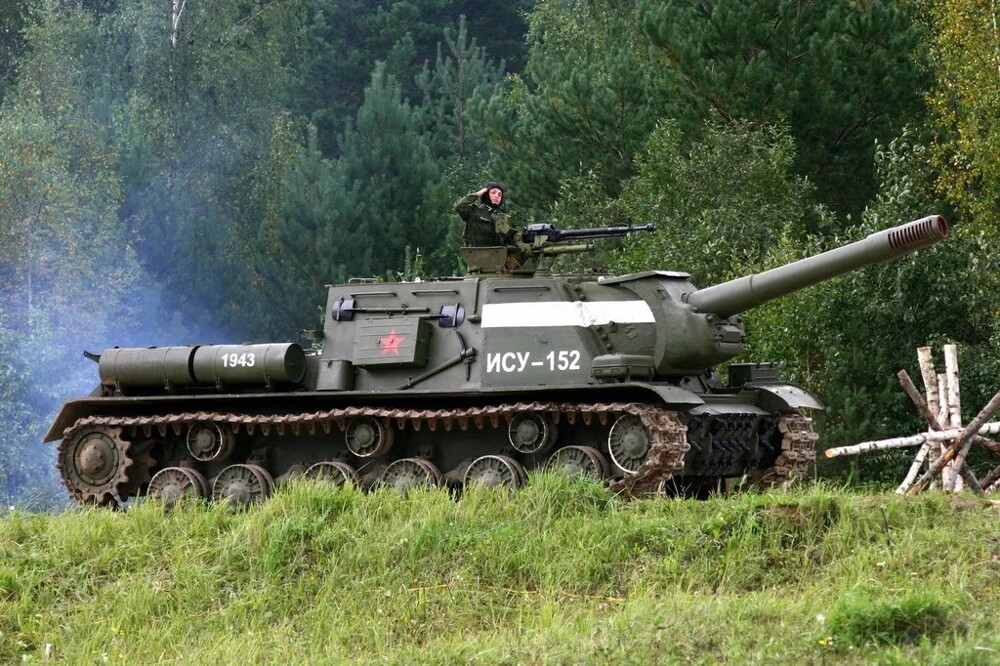 Самоходная артиллерийская установка ИСУ-152
