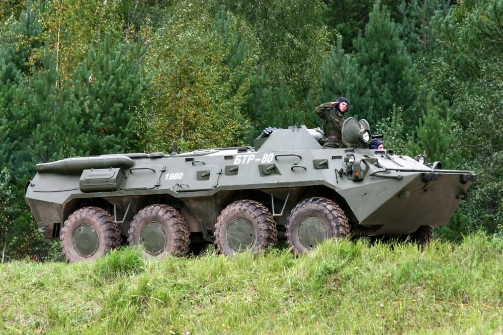 Бронетранспортер БТР-80