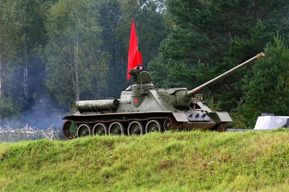 Самоходная артиллерийская установка СУ-85