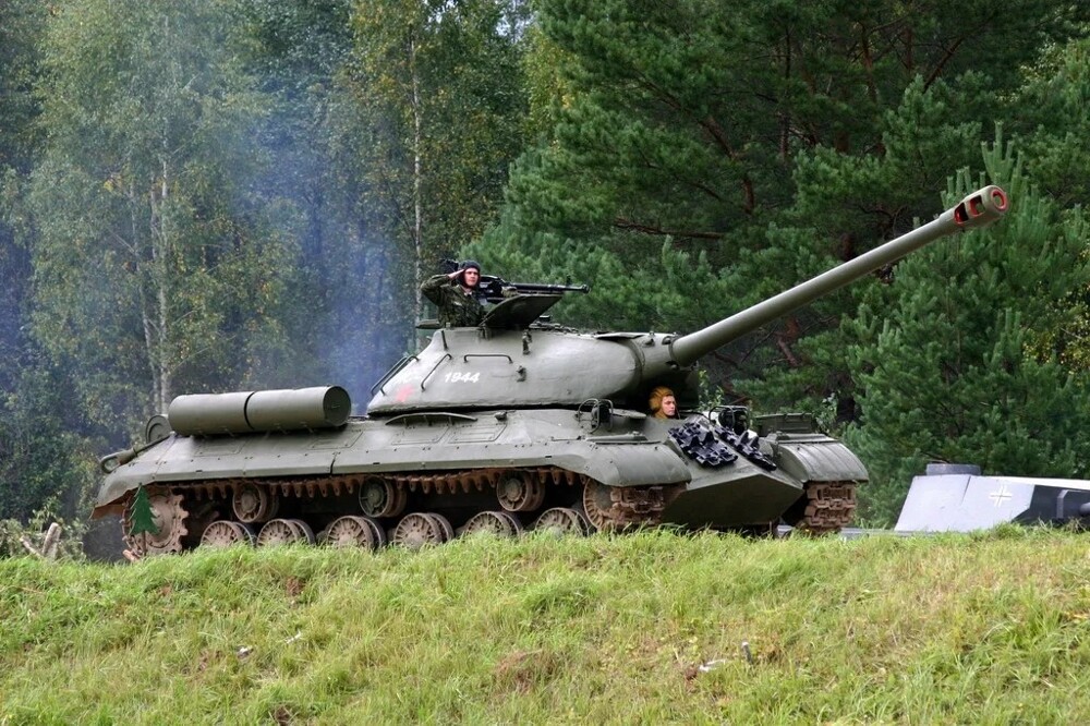 Тяжелый танк ИС-3