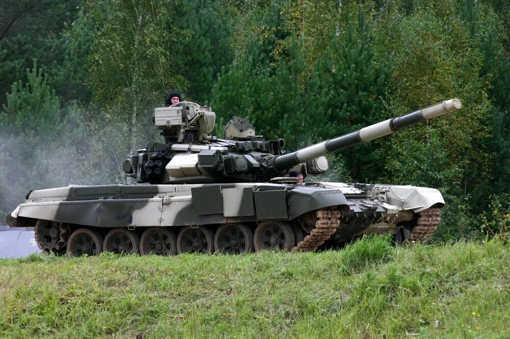 Основной боевой танк Т-90
