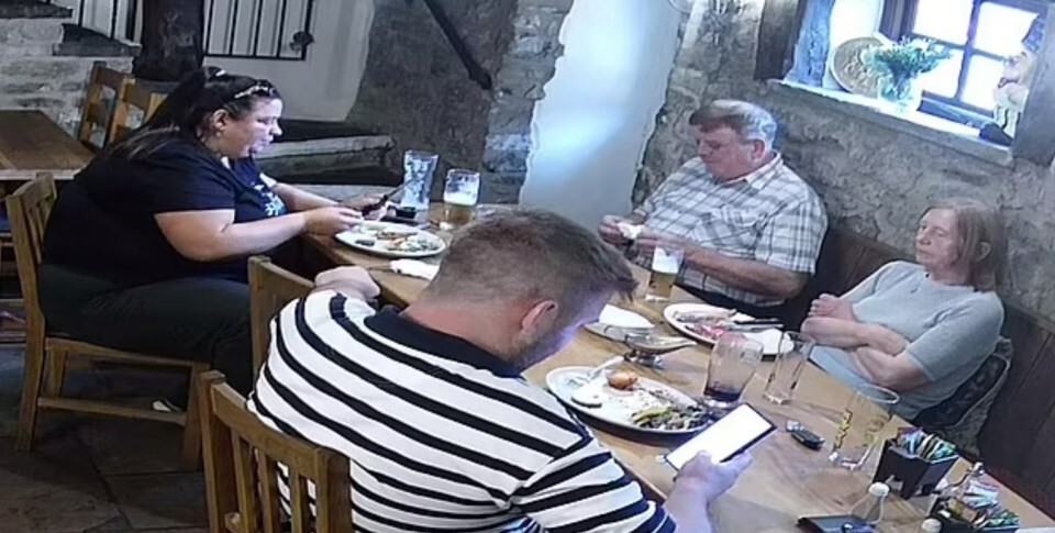 Миллионеры выиграли дело в суде из-за "неоплаченного счета"