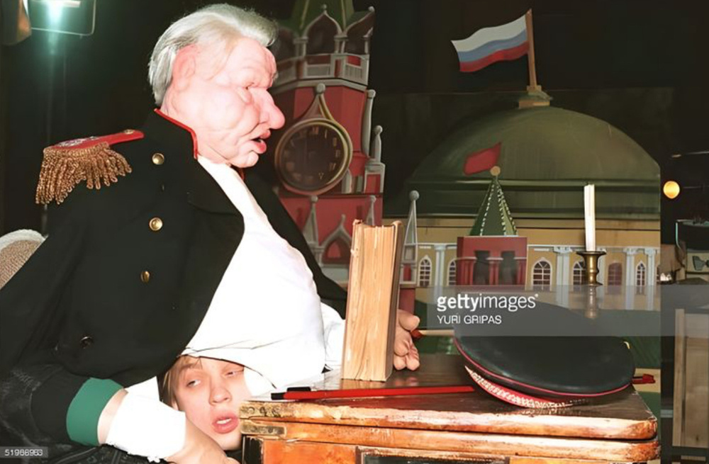 Сколько читателей помнит телепрограмму «Куклы»? Россия, 1990–е