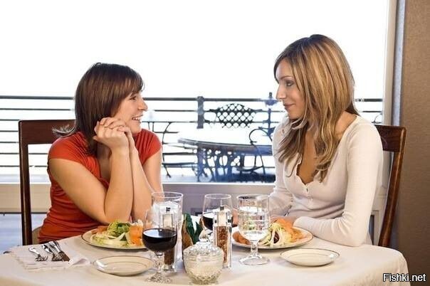 Чтобы летом хорошо выглядеть на пляже, Люся ещё с зимы начала откармливать св...