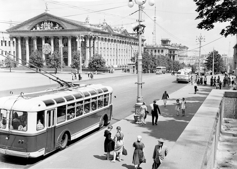 Дворец культуры профсоюзов. 1956 год. Автор: Валентин Хухлаев.