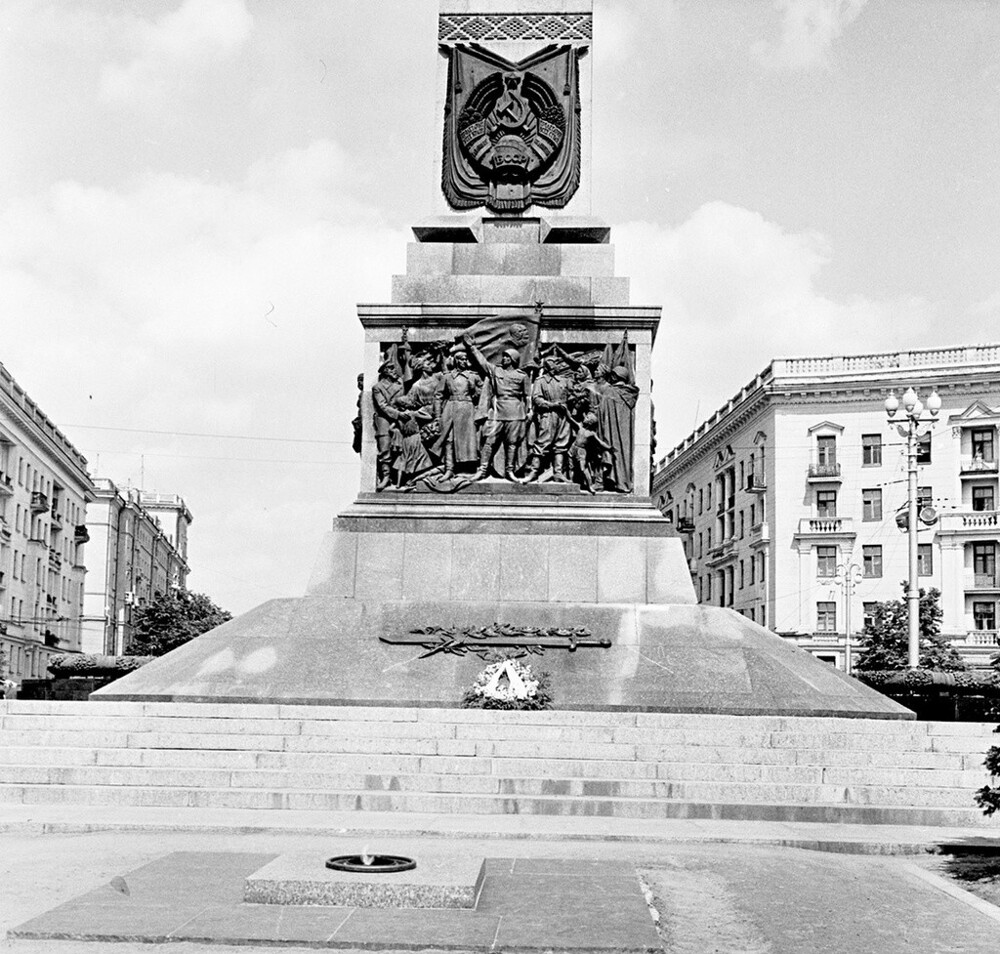 Монумент Победы в Минске. 1972 год. Автор: Валентин Хухлаев.