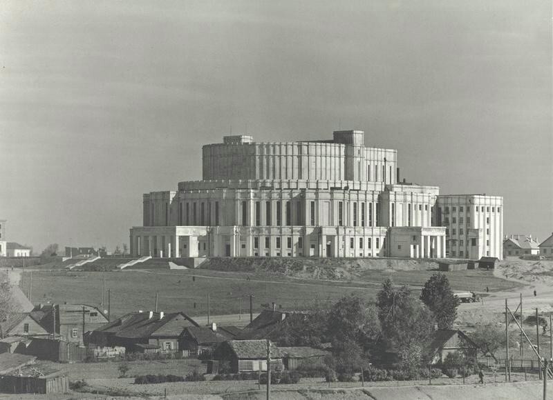 Театр оперы и балета в Минске. 1948 год. Автор: Петр Клепиков.