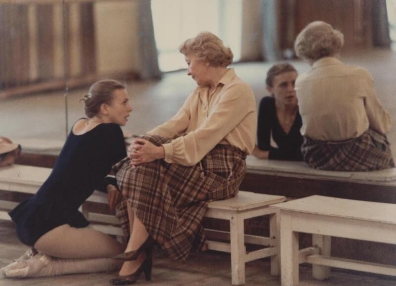 «Совет наставника». Галина Уланова и Людмила Семеняка. 1980 год. Автор: Александр Макаров. Москва.