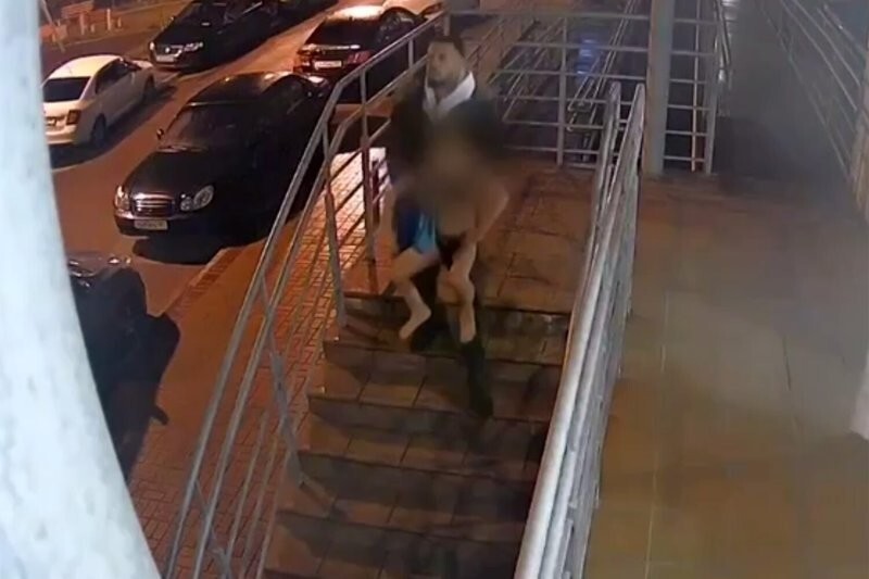 В Краснодаре отчим пытался засунуть 8-летнего ребенка сожительницы в багажник авто