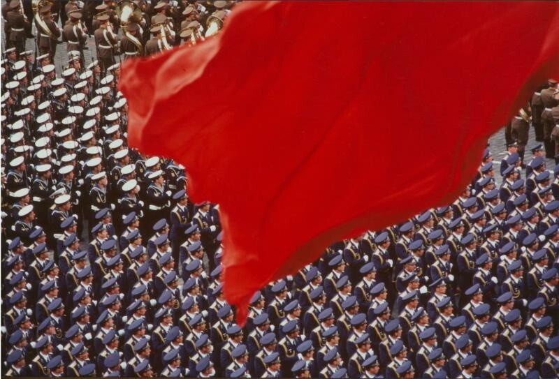 Парад на Красной площади. 9 мая 1980-е. Автор: Владимир Вяткин. Москва.