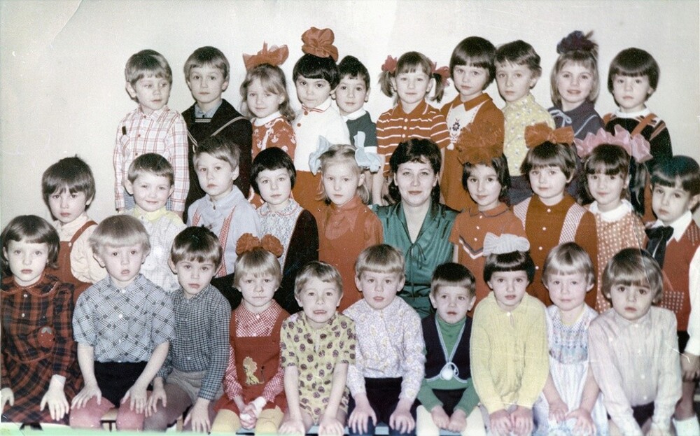 Архив Владимира Александровича Карлова. Выпускники детского сада. Весна 1984 года. Неизвестный автор. Ленинград.