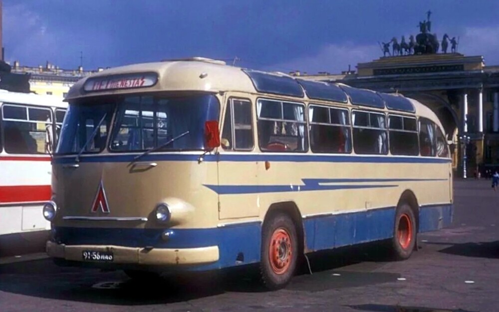 ЛАЗ-695Т