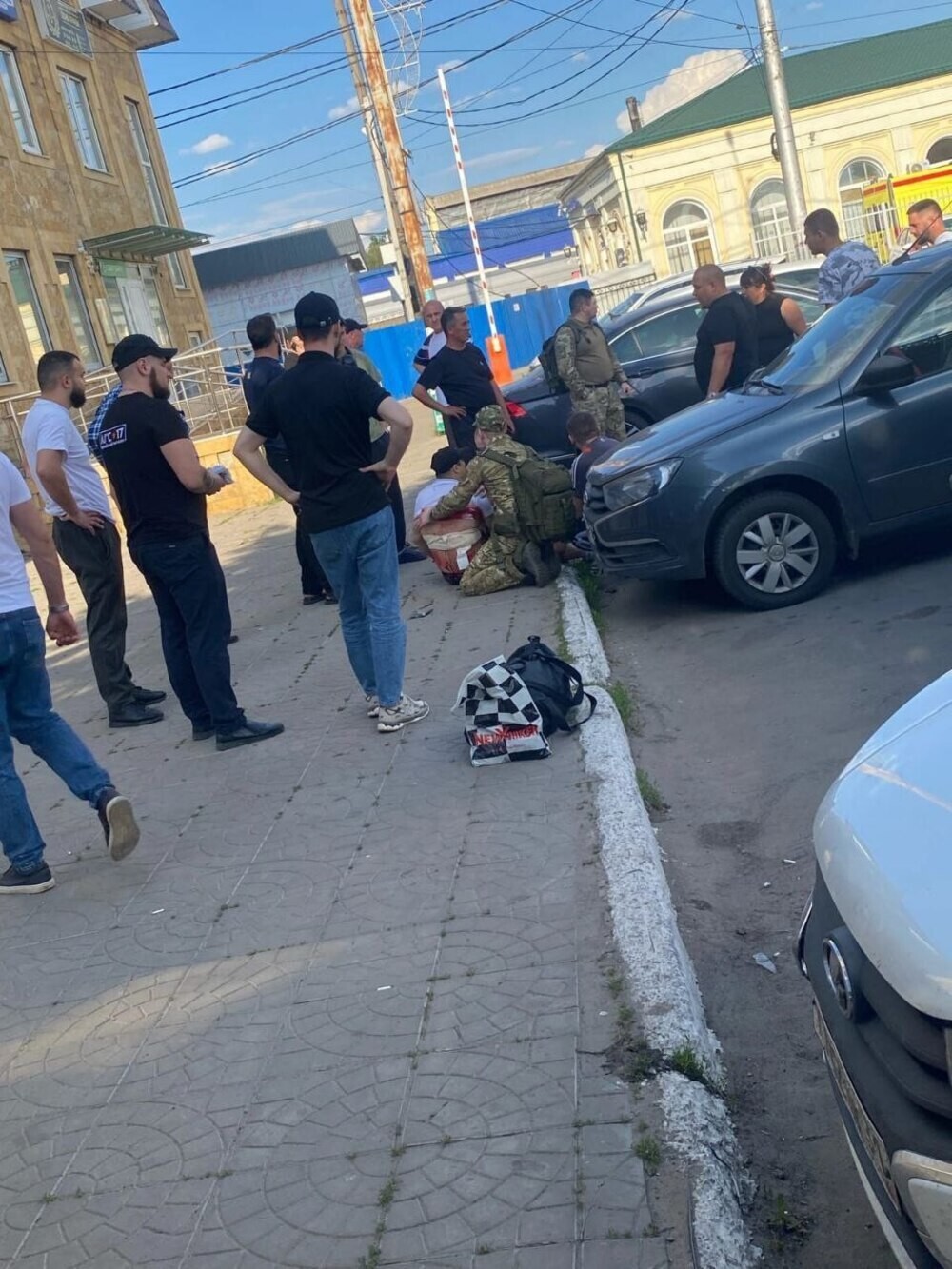 В Россоши неизвестный открыл стрельбу по людям на вокзале