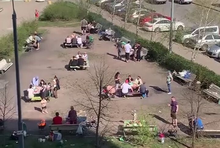 Жители Балашихи недовольны соседями, которые жарят шашлычки прямо во дворе