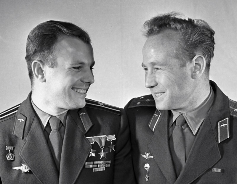 Юрий Гагарин и Алексей Леонов — два Первых: один полетел в Космос, другой в Него вышел. Бездна обаятельности и ни капли "звездной" болезни.