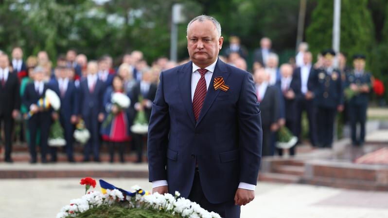 Экс-президента Молдавии Додона вызвали в полицию из-за георгиевской ленты