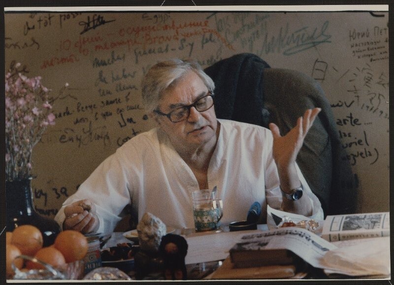 «Юрий Любимов дома на Таганке». 1980-е. Неизвестный автор. Москва.