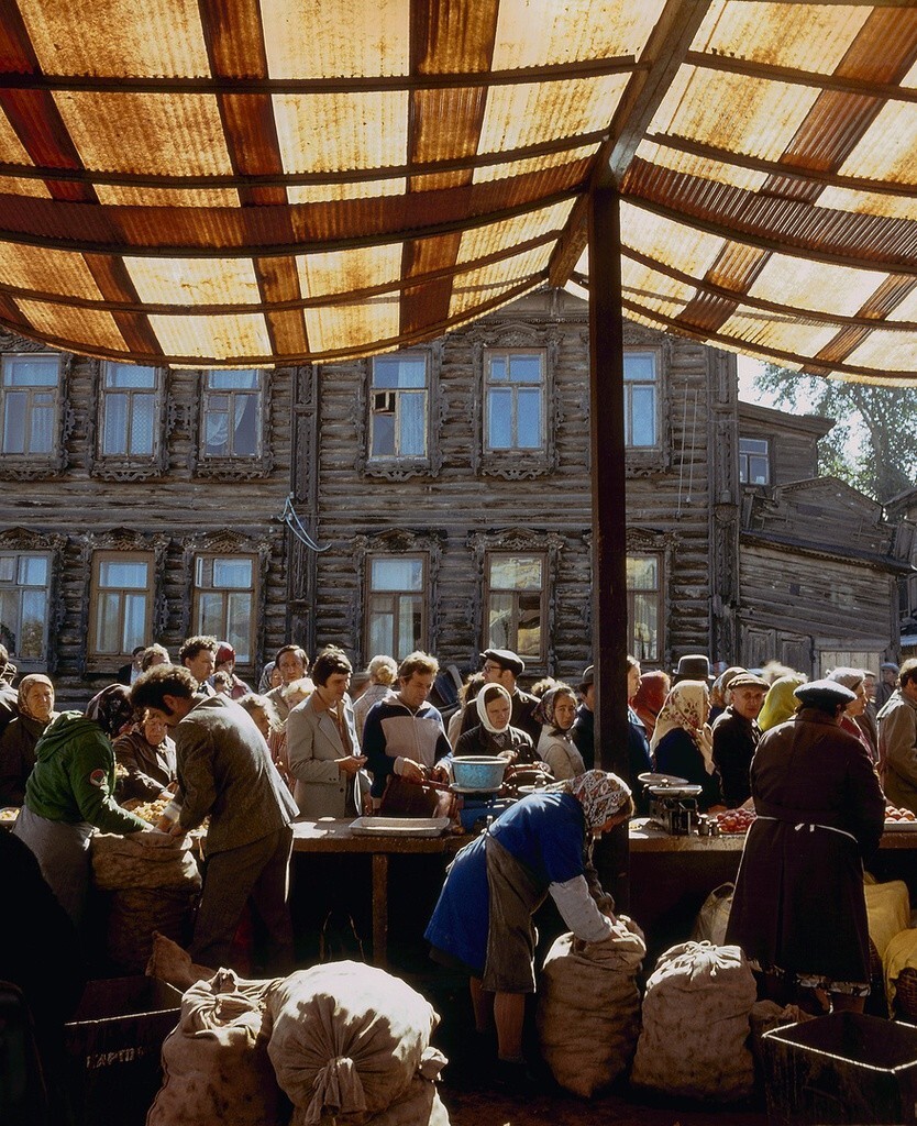 Старый базар. 1985 год. Автор: Рустам Мухаметзянов. Казань.