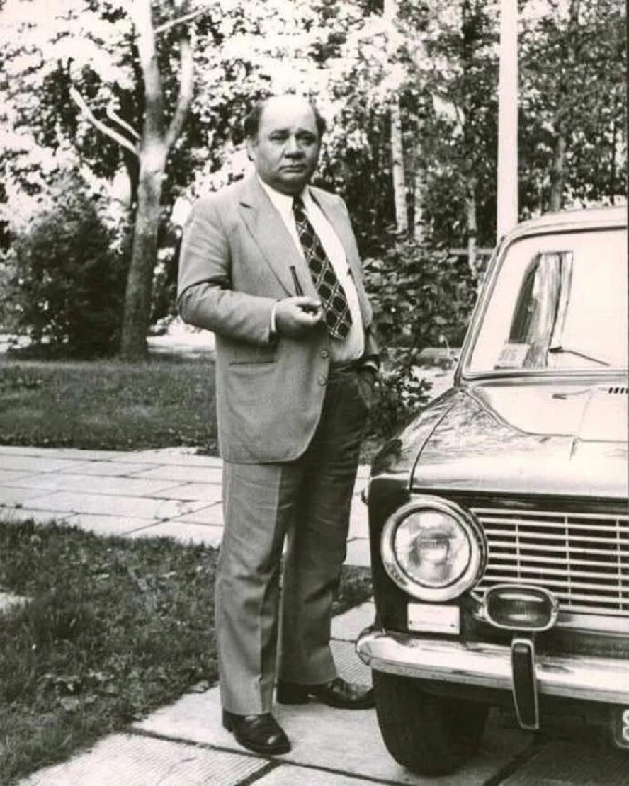 Евгений Леонов