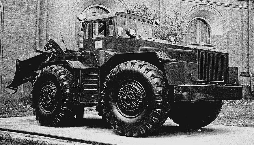 375-сильный тягач МАЗ-538 с двойной системой управления