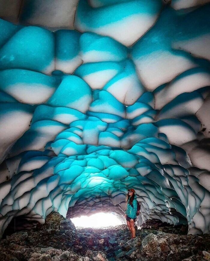 12. Ледяные пещеры аргентинской Патагонии