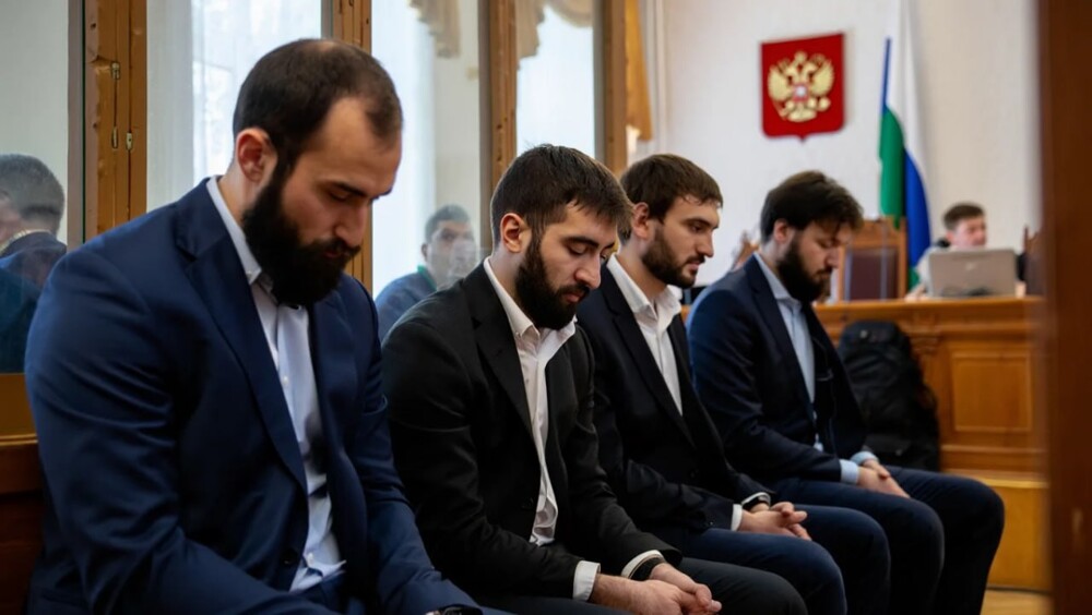 Четверых дагестанцев, станцевавших лезгинку у Вечного Огня в Ставропольском крае, осудили и приговорили к реальным срокам