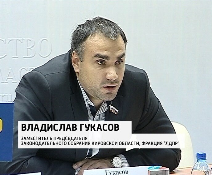 "Жирная мразь": в Кировской области возбудили уголовное дело против экс-зампреда Заксобрания, который после дорожного конфликта избил и обозвал женщину
