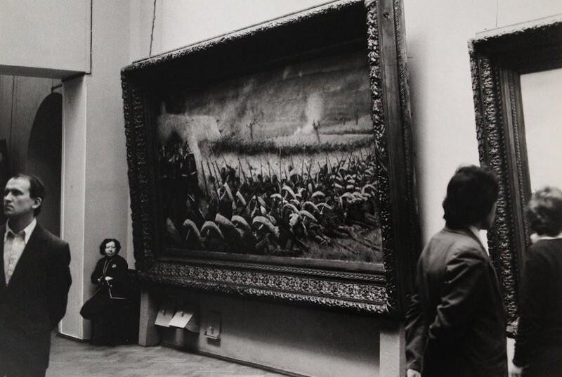 В Третьяковской галерее, 1981.