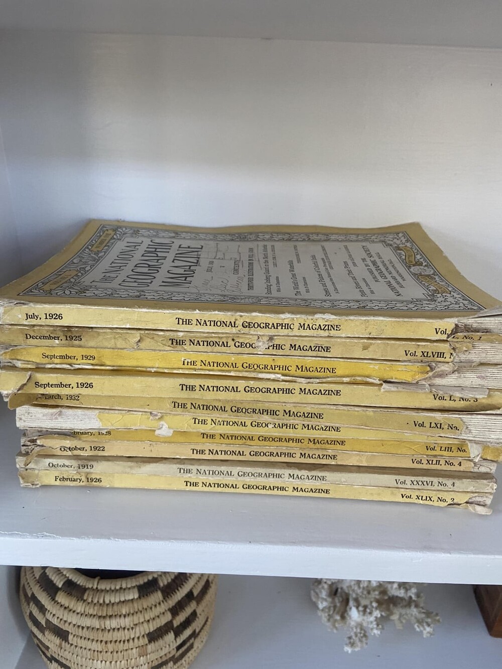 22. Журналы National Geographic с 1918 по 1932 год