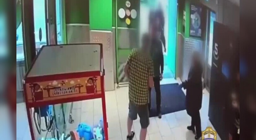 Схватка за бутылки в магазине в Москве