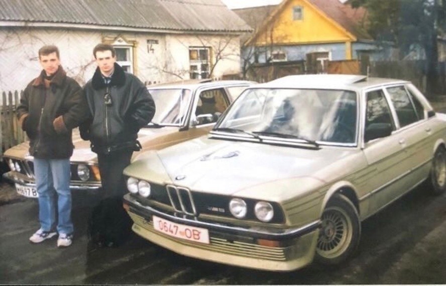 Друзья и BMW E12 и E23. Минск 1996 год.