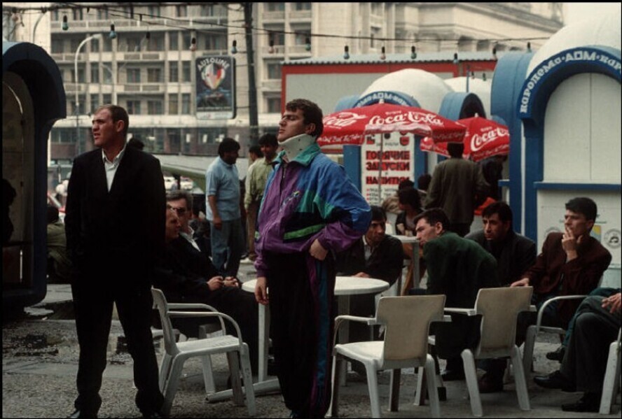 «Братки» у гостиницы "Интурист", 1993 год, Москва