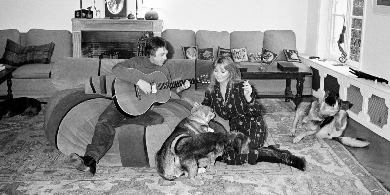 Владимир Высоцкий в гостях у Марины Влади дома в Париже, 1970-е