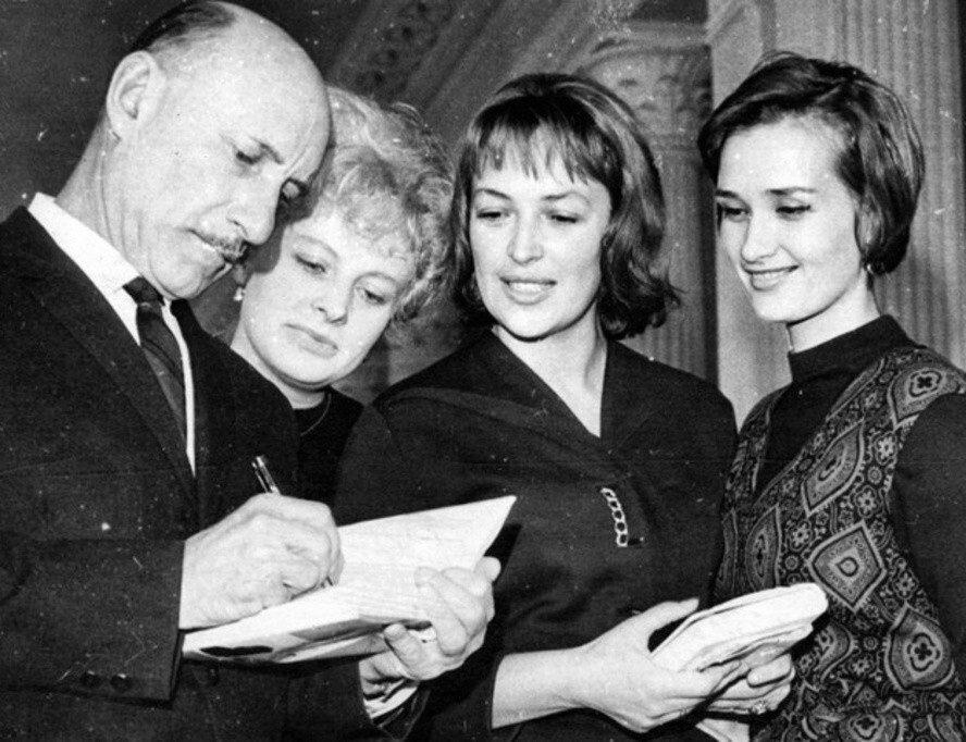 Сергей Герасимов и его ученицы, Алла Ларионова, Клара Лучко и Зинаида Кириенко, 60-е годы