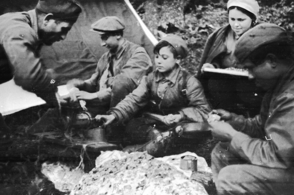 В партизанском отряде Северного соединения. Партизан Коля – разведчик ОМСБОН НКВД СССР «Соколы» Николай Шевченко («Кока»), 1927 года рождения.