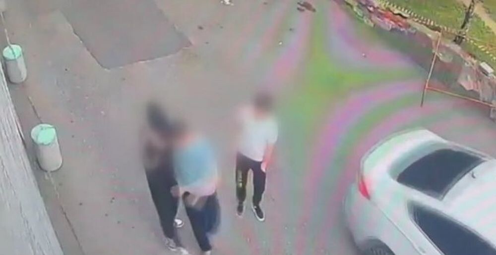 Парня ограбили у банкомата после того, как ему не удалось внести крупную сумму